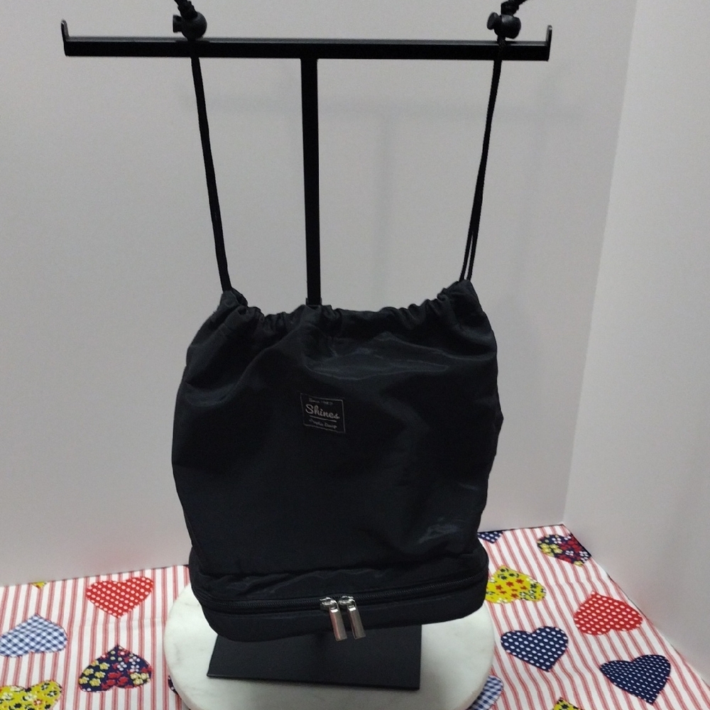 Black Shines Graphic Design Since 1987 Drawstring Bag